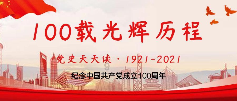 小明比小华大2岁，4年前他们的年龄和是18岁。小明今年几岁